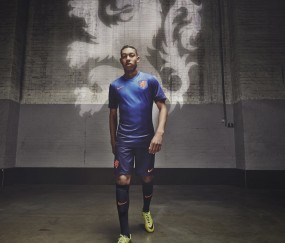 开云体育在线-罗马速胜拜仁，莫德里奇在F1新赛季揭幕战接管比赛