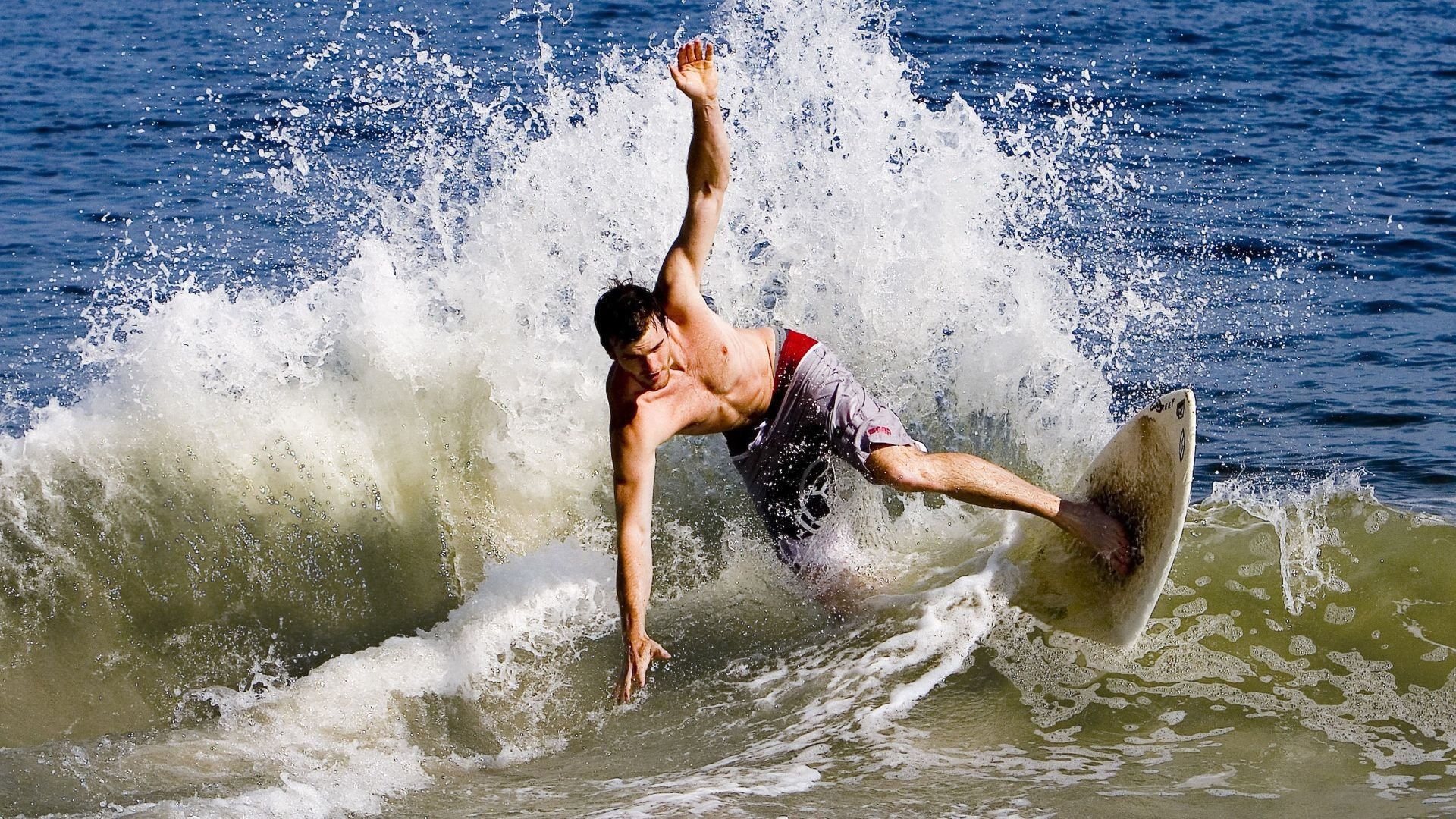 字母哥只手遮天，从个人统治到团队碾压的现代篮球启示录