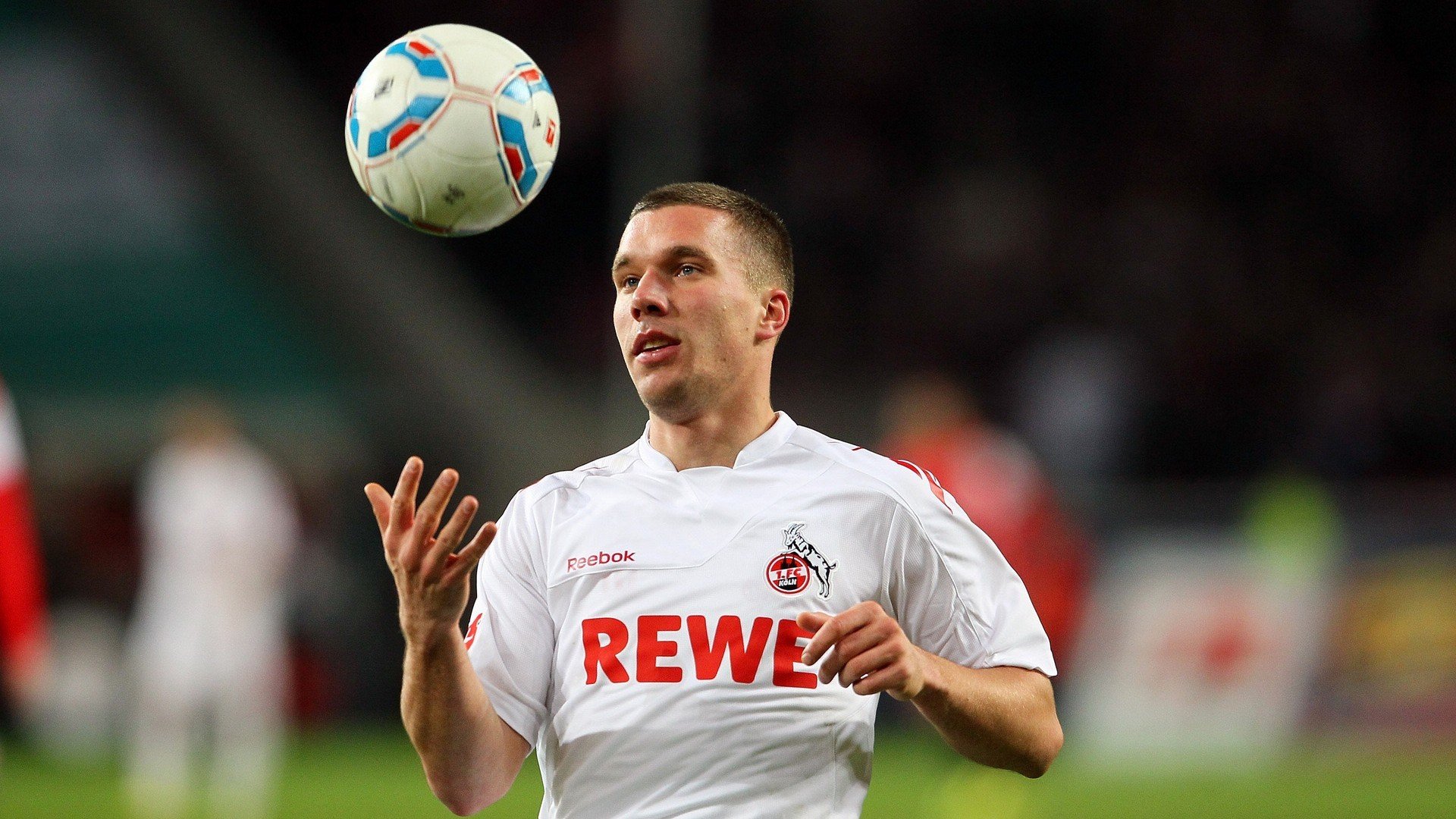 沙漠风暴席卷绿茵，2026世界杯揭幕战，沙特碾压匈牙利，奥斯梅恩闪耀全场